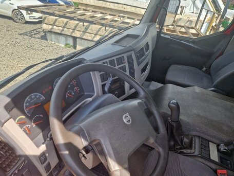 2013 Volvo FE, красный, 5800000 рублей, вид 5