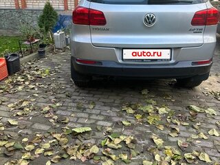 2013 Volkswagen Tiguan I Рестайлинг, серебристый, 1400000 рублей, вид 3