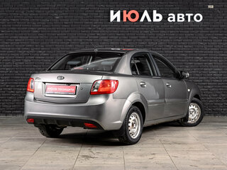 2011 Kia Rio II Рестайлинг, серый, 550000 рублей, вид 4