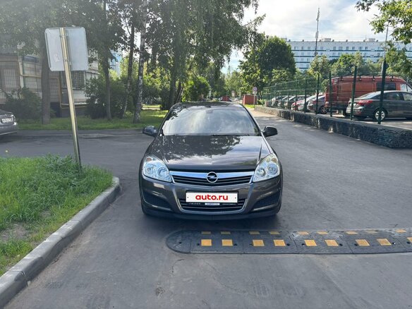 2010 Opel Astra H Рестайлинг, серый, 580000 рублей - вид 1