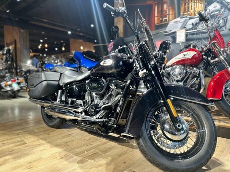 2021 Harley-Davidson Heritage, чёрный, 3500000 рублей, вид 4
