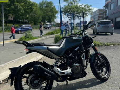 2021 Husqvarna Svartpilen 401, серебристый, 550000 рублей, вид 1