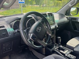 2012 Toyota Land Cruiser Prado 150 Series, чёрный, 2400000 рублей, вид 4