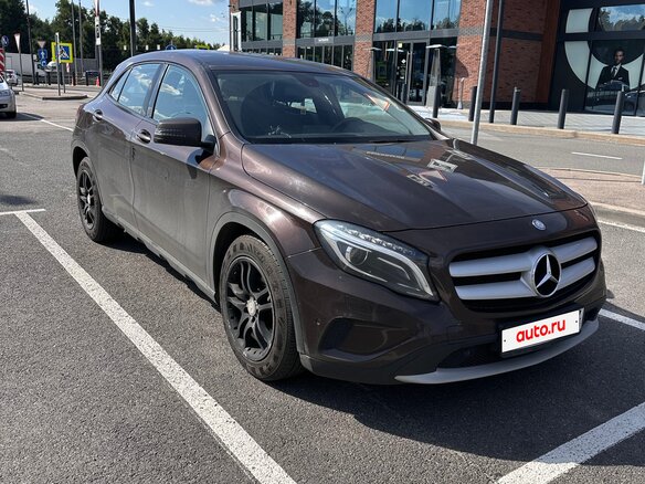 2014 Mercedes-Benz GLA 200 I (X156), коричневый, 1720000 рублей - вид 5