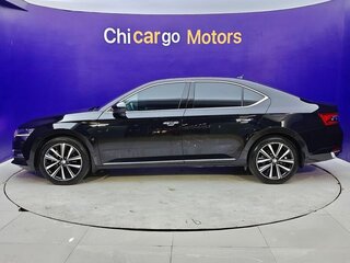2023 Skoda Superb III Рестайлинг, чёрный, 1750000 рублей, вид 4