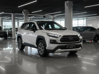 2025 Toyota RAV4 V (XA50), белый, 4200000 рублей, вид 2