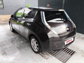 2015 Nissan Leaf I (ZE0/AZE0), чёрный, 800000 рублей, вид 5