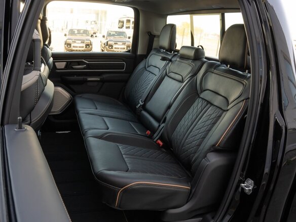 2026 Ram 1500 Crew Cab V Рестайлинг, чёрный, 10100000 рублей - вид 8