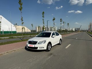 2010 Skoda Octavia DSG7 II (A5) Рестайлинг, белый, 780000 рублей, вид 1
