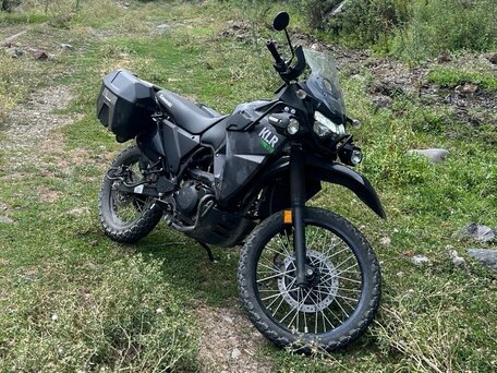 2022 Kawasaki KLR 650, чёрный, 680000 рублей, вид 1