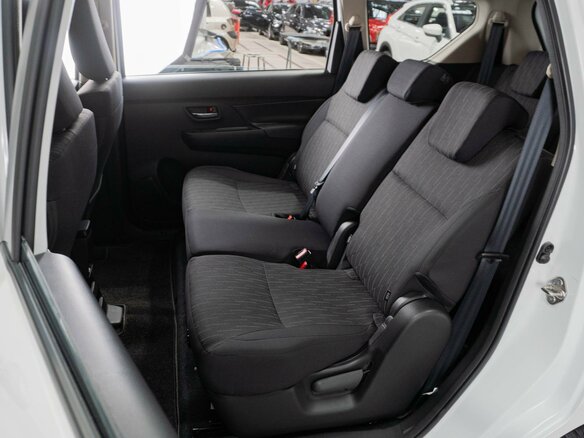 2022 Suzuki Ertiga II Рестайлинг, белый, 2500000 рублей - вид 9