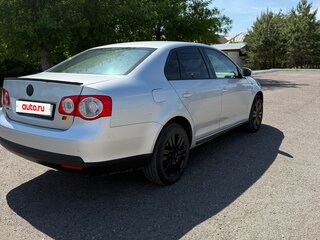 2008 Volkswagen Jetta V, серебристый, 500000 рублей, вид 4