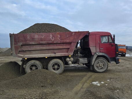 1987 КамАЗ 5511, красный, 1200000 рублей, вид 3