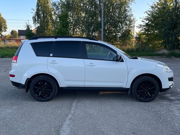 2011 Citroen C-Crosser, белый, 1450000 рублей - вид 2