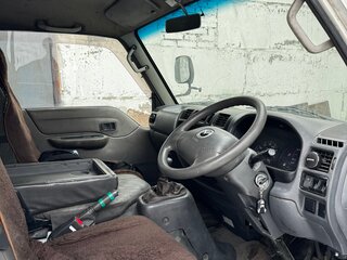 2003 Mazda Bongo Friendee I Рестайлинг, белый, 250000 рублей, вид 5