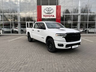 2025 Ram 1500 Crew Cab V Рестайлинг, белый, 10800000 рублей, вид 3