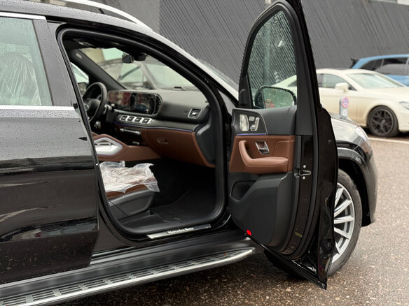 2026 Mercedes-Benz GLS 450 II (X167) Рестайлинг, чёрный, 13190000 рублей - вид 13