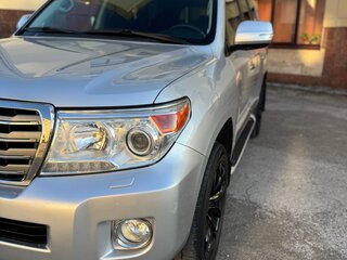 2012 Toyota Land Cruiser 200 Series Рестайлинг 1, серый, 3890000 рублей, вид 4
