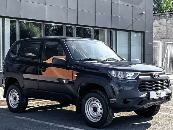 2025 Lada (ВАЗ) Niva Travel I, чёрный, 1763000 рублей - вид 2