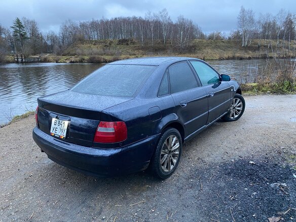 2001 Audi A4 I (B5) Рестайлинг, синий, 450000 рублей - вид 1