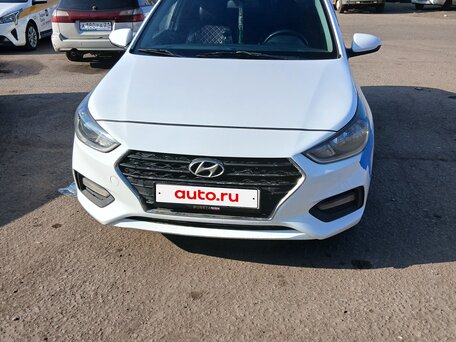 2018 Hyundai Solaris II, белый, 700000 рублей, вид 2