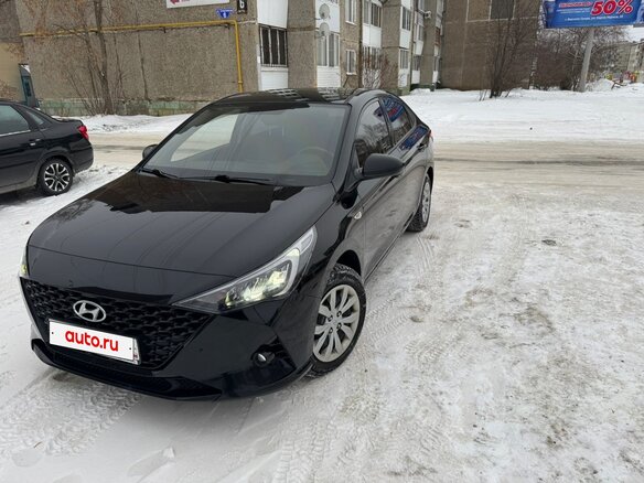 2020 Hyundai Solaris II Рестайлинг, чёрный, 2000000 рублей - вид 1