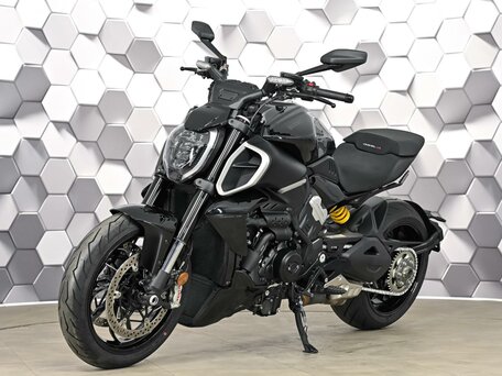 2024 Ducati Diavel V4, чёрный, 2549000 рублей, вид 2