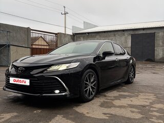 2021 Toyota Camry VIII (XV70) Рестайлинг, чёрный, 3050000 рублей, вид 2