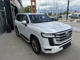 2025 Toyota Land Cruiser 300 Series, белый, 19000000 рублей, вид 3
