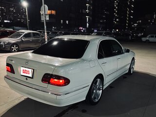 2001 Mercedes-Benz E-Класс 320 II (W210, S210) Рестайлинг, белый, 800000 рублей, вид 4
