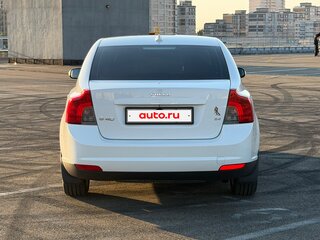 2008 Volvo S40 II Рестайлинг, белый, 1400000 рублей, вид 3