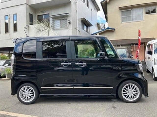 2022 Honda N-BOX II Рестайлинг, чёрный, 692027 рублей, вид 4