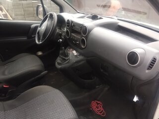 2013 Peugeot Partner II Рестайлинг, белый, 560000 рублей, вид 3
