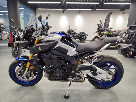 2020 Yamaha MT-10SP, чёрный, 1595000 рублей, вид 2