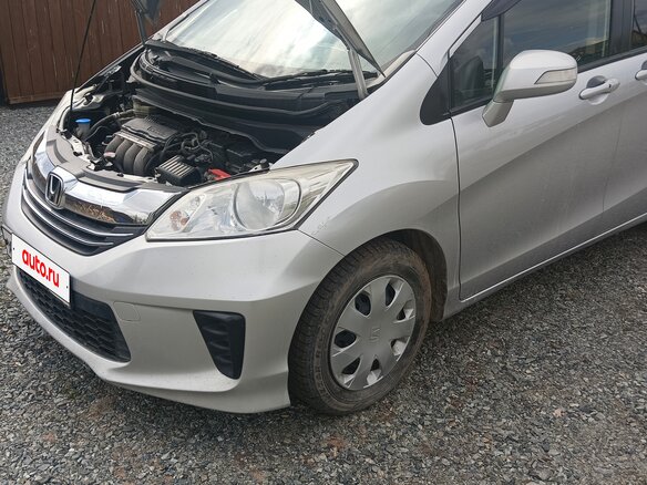 2015 Honda Freed I Рестайлинг 2, серебристый, 1150000 рублей