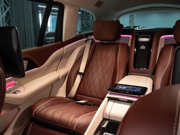 2023 Mercedes-Benz Maybach GLS 600 I Рестайлинг, чёрный, 20594000 рублей - вид 39