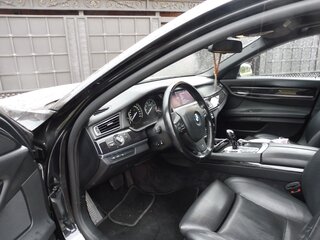 2010 BMW 7 серии Long 750Li xDrive V (F01/F02/F04), чёрный, 2000000 рублей, вид 4
