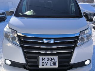 2015 Toyota Noah III (R80), белый, 1750000 рублей, вид 3