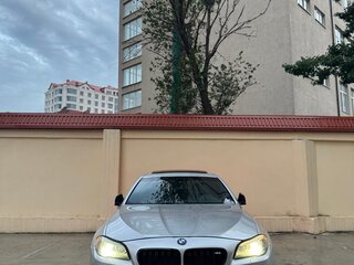 2012 BMW 5 серии 528i VI (F10/F11/F07), серебристый, 1560000 рублей, вид 3