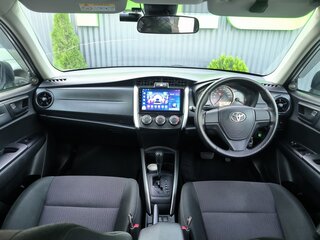 2018 Toyota Corolla Fielder XI (E160, E170) Рестайлинг 2, серебристый, 1450000 рублей, вид 4