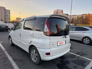 2003 Toyota FunCargo, белый, 570000 рублей, вид 4