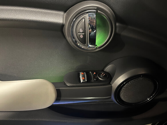 2017 Mini Hatch Cooper III (F55/F56), чёрный, 2500000 рублей - вид 15