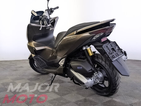 2026 Honda PCX 160, коричневый, 499900 рублей, вид 4