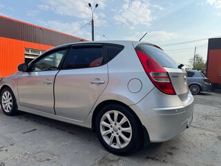 2011 Hyundai i30 I Рестайлинг, серебристый, 700000 рублей, вид 3