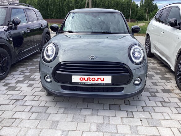 2021 Mini Hatch Cooper III (F55/F56) Рестайлинг 2, серый, 2310000 рублей - вид 1