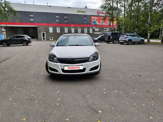2012 Opel Astra H Рестайлинг, белый, 400000 рублей, вид 1