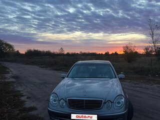 2002 Mercedes-Benz E-Класс 320 III (W211, S211), серебристый, 600000 рублей, вид 3