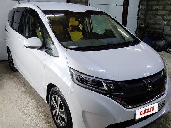 2019 Honda Freed II, белый, 1800000 рублей - вид 3