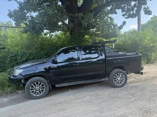 2014 Toyota Hilux VII Рестайлинг, чёрный, 2300000 рублей, вид 3