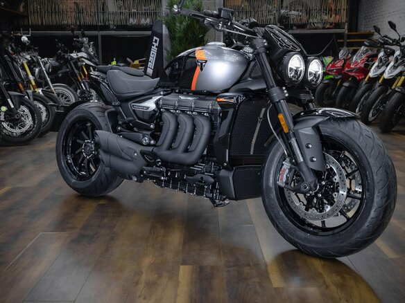 2026 Triumph Rocket 3, чёрный, 3390000 рублей